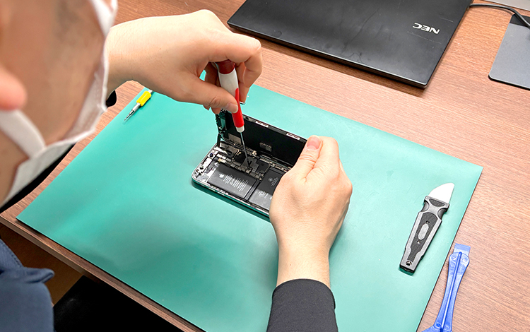 アイサポ松山中央店 作業風景